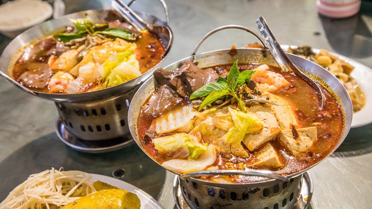 不只臭豆腐！老饕帶路「深坑老街」７必吃：最強雞屁股、豆腐麻糬、芋圓冰