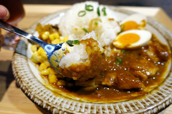 新高軒台北-南港車站環球美食街美食，新高軒咖哩南港店，新高軒咖哩南港店菜單，台北南港Global Mall環球購物中心適合一個人吃飯的餐廳