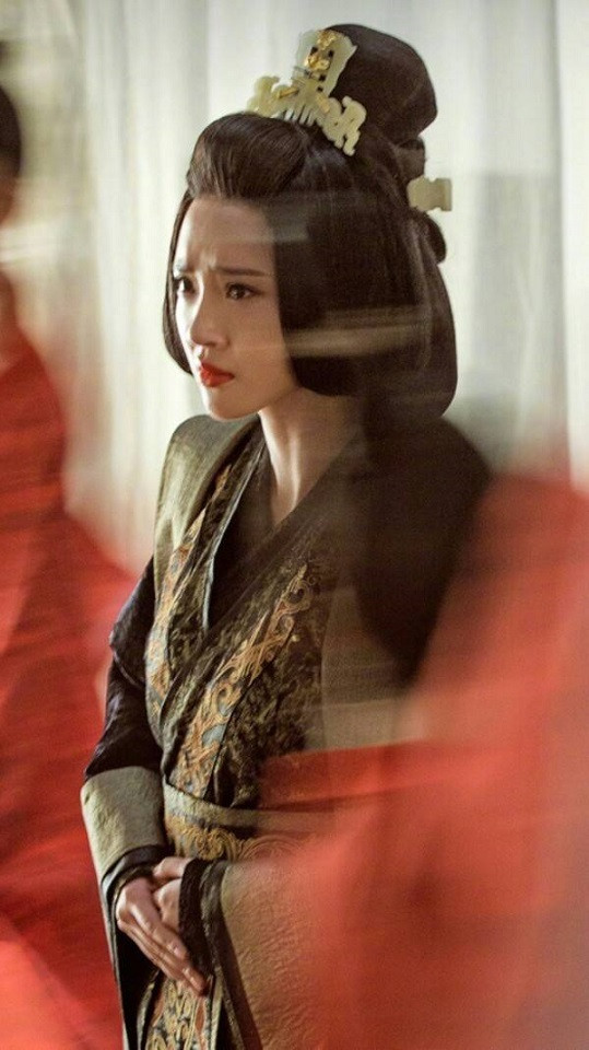 古裝劇「美絕人寰的皇后造型」9：唐藝昕 飾演《虎嘯龍吟》郭照