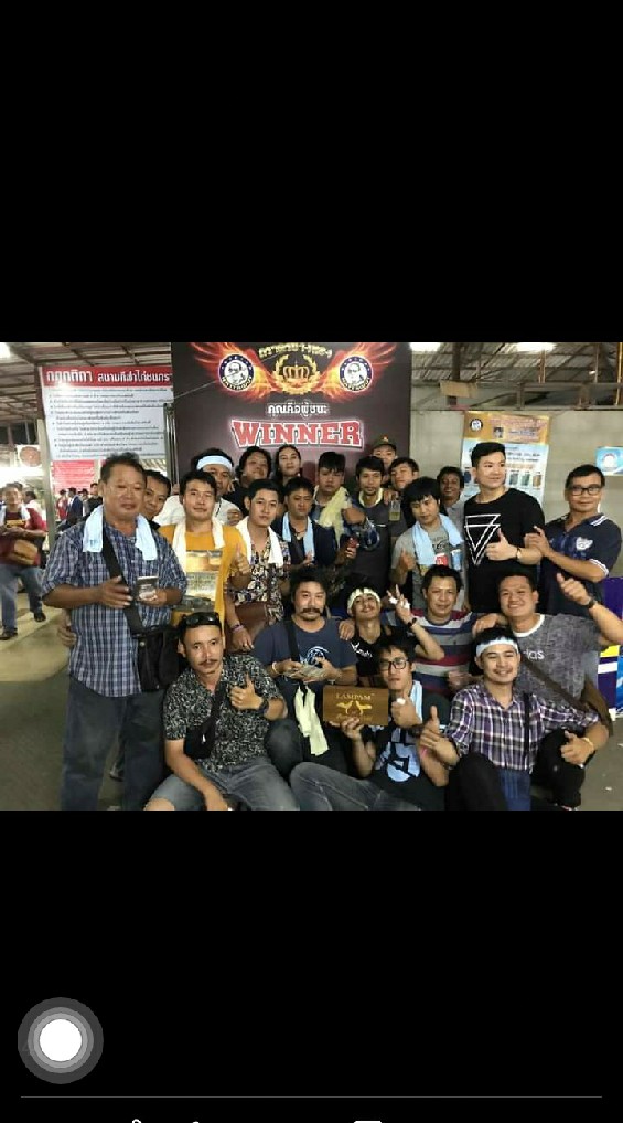 ซุ้มหนุ่มหนองตอง