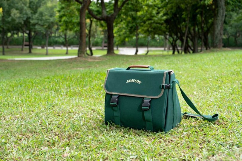   Jameson 限量野餐調酒包。