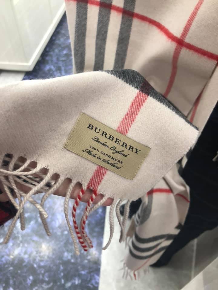 Burberry Cashmere 經典色 圍巾