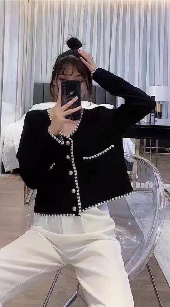 Must have shirt stocks