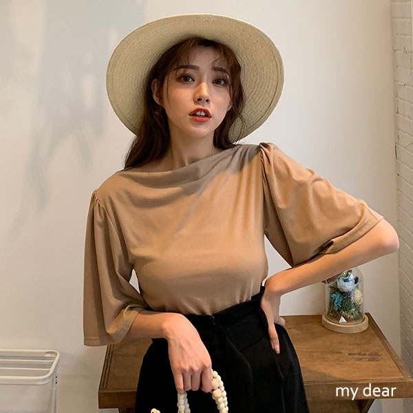 080207♦ 平領版型/傘袖剪裁/肩有微抓摺設計