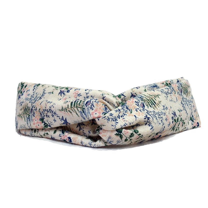 運用髮帶就能配出不同的穿搭風格，不管是可愛、文藝、氣質還是簡約舒適。 擔心戴久不適，還可以告知我們您的頭圍，訂製適合的髮帶大小唷 :)