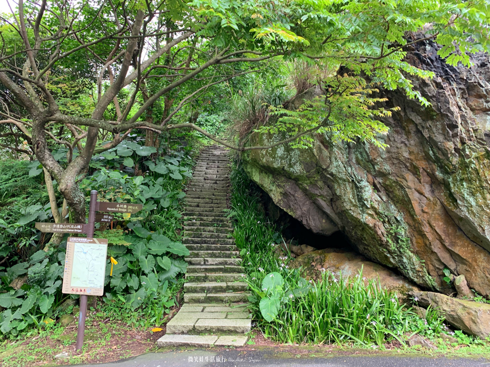 通往黃金水圳橋