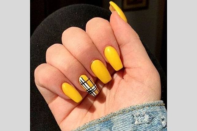 25+ Trend Terbaru Motif Nail Art Kuning