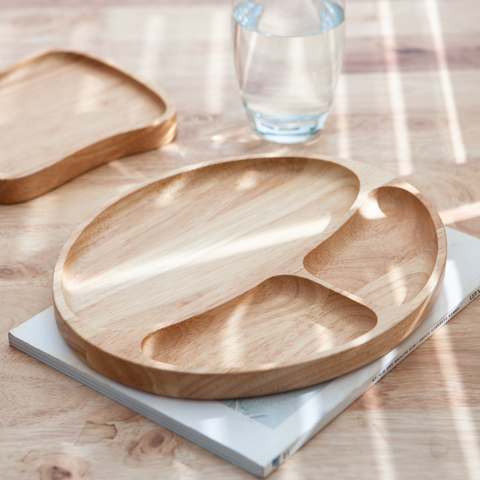 ‧ 質地溫潤，創造用餐優雅氛圍‧ 天然材質，紋理獨特‧木質堅硬，耐用輕巧