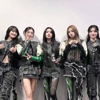 K-pop 女團便利商店（聊天、送圖、處關係、素材）