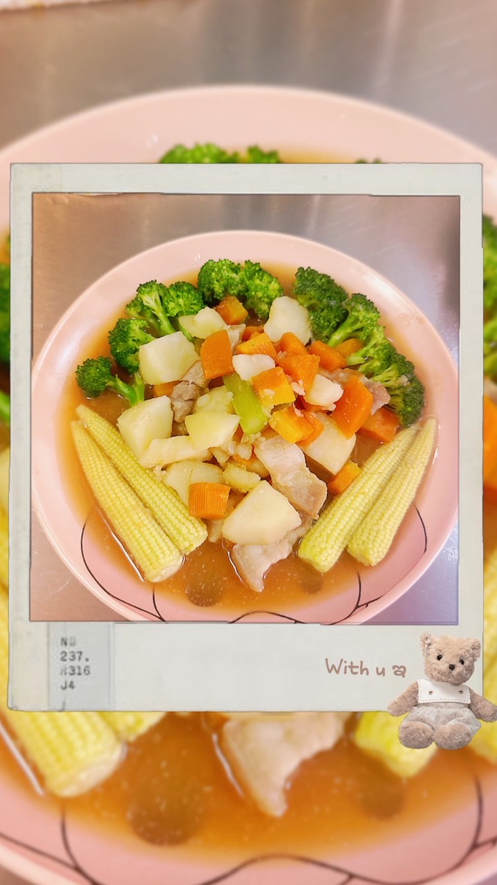 我是Kina護理師也是月子媽咪，現任職到府保姆、月嫂，服務雲林、嘉義、彰化