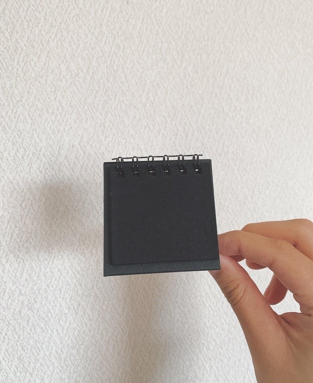 無印の卓上カレンダーが驚異のミニサイズだった ちょこんとしてて可愛すぎる