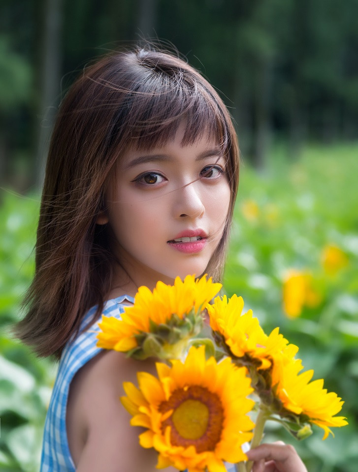 《以家人之名》女演員私服3：宋芳園 飾演 秦美央(小橙子)