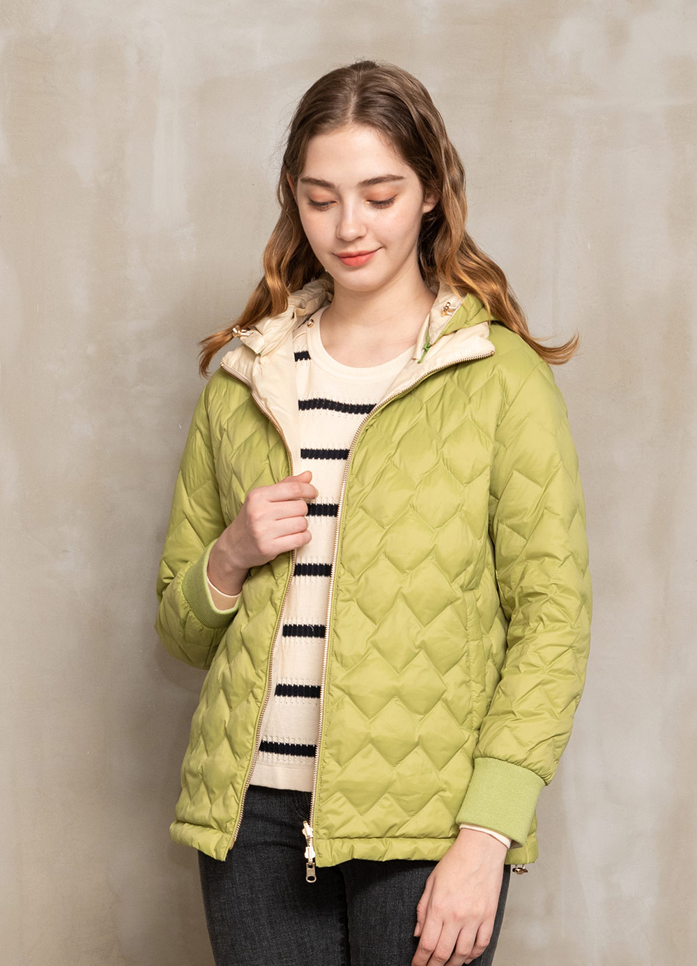 清新嫩芽綠雙面穿活動帽羽絨外套