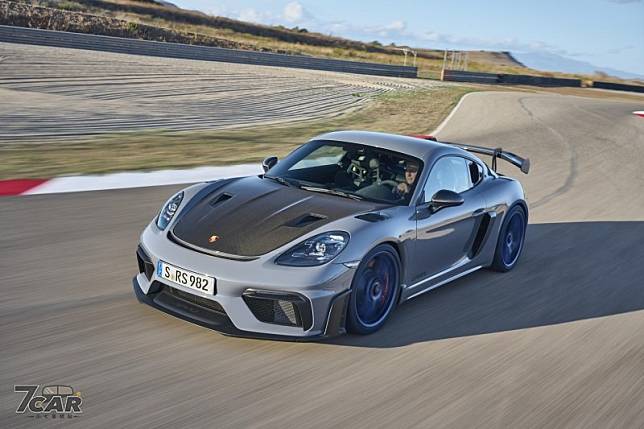 Porsche 718 Cayman GT4 RS 正式在台亮相 最新報價 720 萬元起 | 小七車觀點 | LINE TODAY