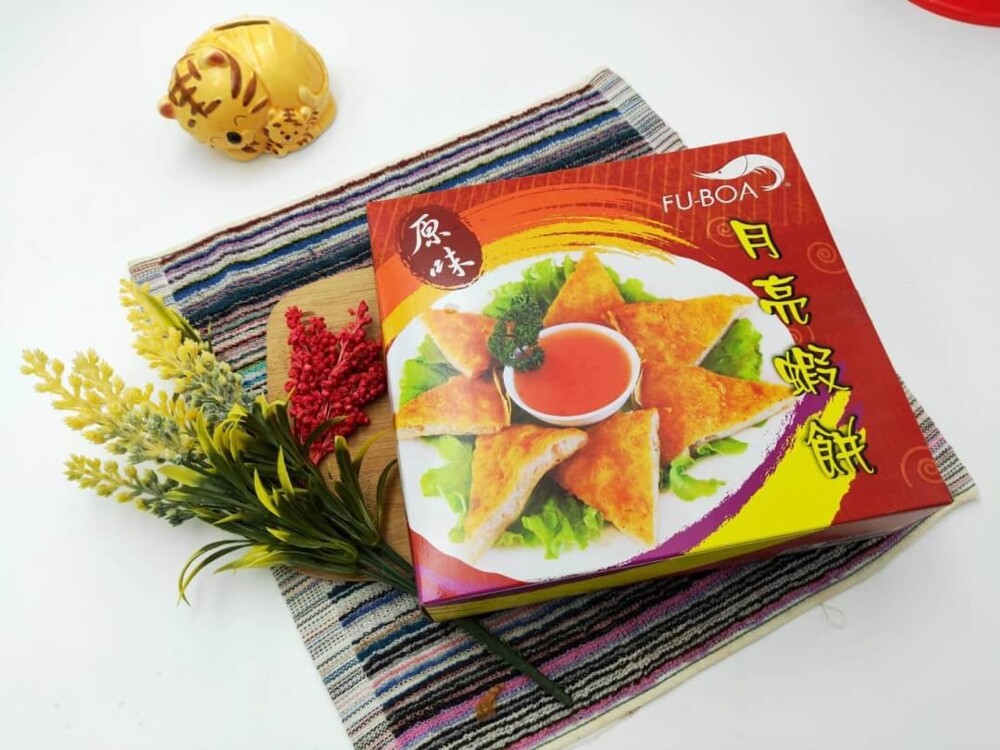 1公分的厚實 吃得到的蝦仁 不添加味精、粉料，吃得安心有保障 咬下的每一口不只蝦子彈牙，更可吃到全麥餅皮的酥脆 嚴選頂級食材搭配黃金比例製作，每一口都看的到新鮮蝦仁 每片附贈一包泰式酸辣醬 在油鍋內煎