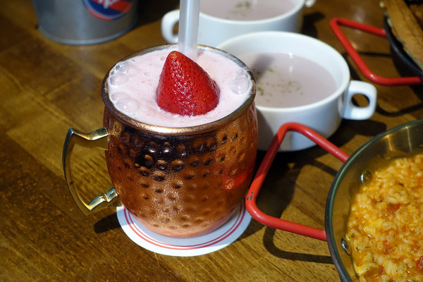 新竹東區竹科人及交大學生聚餐約會美式餐廳，LALA Kitchen新美式餐廳新竹科園店，餐點份量多楓糖鬆餅炸雞超好吃(含LALA Kitchen菜單) 