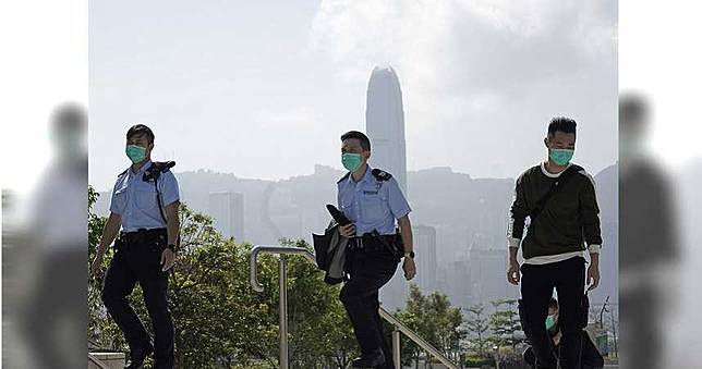 香港防暴警貪燒鵝！發燒還去餐會…確診新冠肺炎　59警GG了