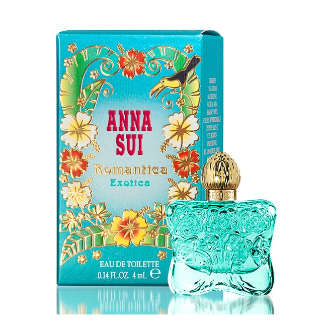 ANNA SUI 表示：〝我深刻的記得那一年完美的夏天，我悠遊地在玻里尼西亞體驗異國文化，明媚陽光閃耀、浪漫日落醉人，異國情調難忘。熱情的花卉豐富我的生活，發現新視野，探索新文化，這是一段有趣自由冒險
