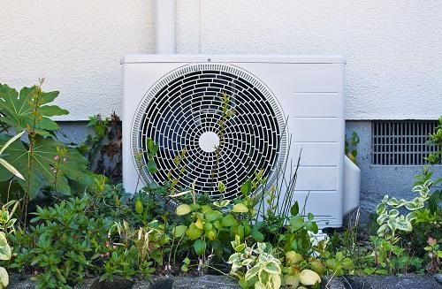 室外機の日除けの選び方とおすすめ4選 節電効果は期待できるのか オリーブオイルをひとまわしニュース