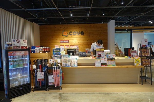 COVEx夏普展演活動，捷運小巨蛋站智慧生活館，結合咖啡店、家電體驗、廚藝教室、精選生活好物、特賣會，可場地租借且有網美牆打卡的主題式情境賣場