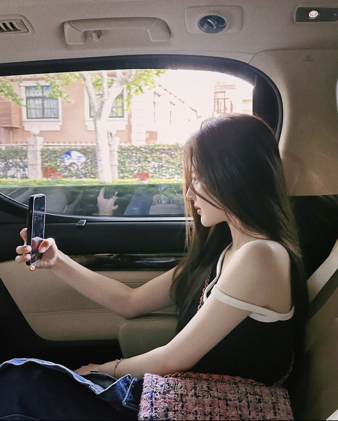 2023趙露思私服同款包包：跟著揹PEDRO質感和年輕兼具、「這一牌」過半超厲害！