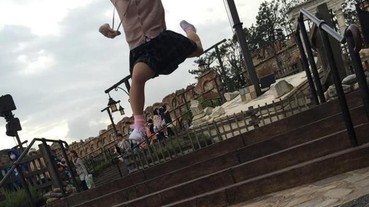 女生去迪士尼樂園太活躍 樂極生悲的警世故事...