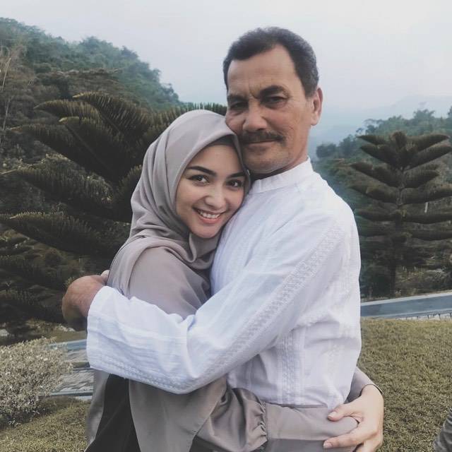 Serumah bersama ayah tiridigodain. Serumah bersama ayah tiridigodain. Serumah bersama ayah tiridigodain. Serumah bersama ayah tiridigodain. Serumah bersama ayah tiridigodain.