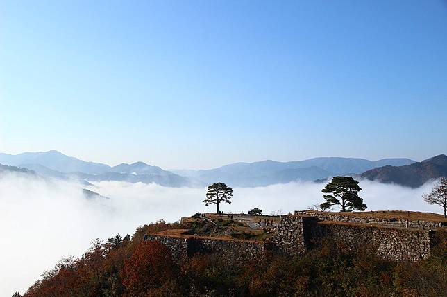 絕景雲海中嘅天空之城日本 馬丘比丘 竹田城跡櫻花雪景定平日都咁靚 Presslogic Holiday假期日誌 Line Today