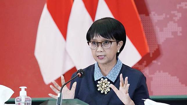 Menlu Retno Marsudi dalam press briefing bersama dengan awak media pada Kamis (17/9/2020). (Dok: Kemlu RI)