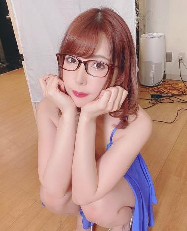 每個男人的對象波多野結衣，今年32，也是位熟女。