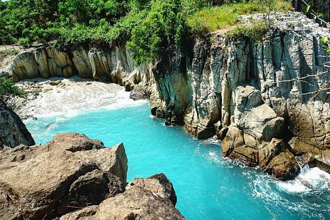 Deretan Pantai Cantik Di Sulawesi Utara Yang Wajib Kamu Kunjungi