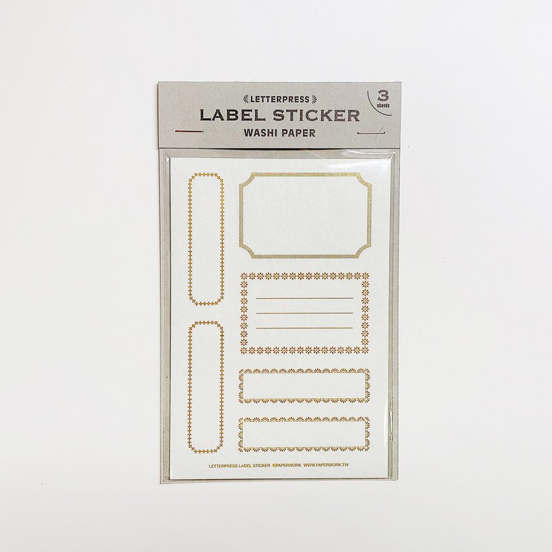 貼紙使用有著纖維質感的日本和紙， 並用活版印刷印製。 多款復古花邊，用來包裝禮物、 標示書冊或分類品項都非常適合。
