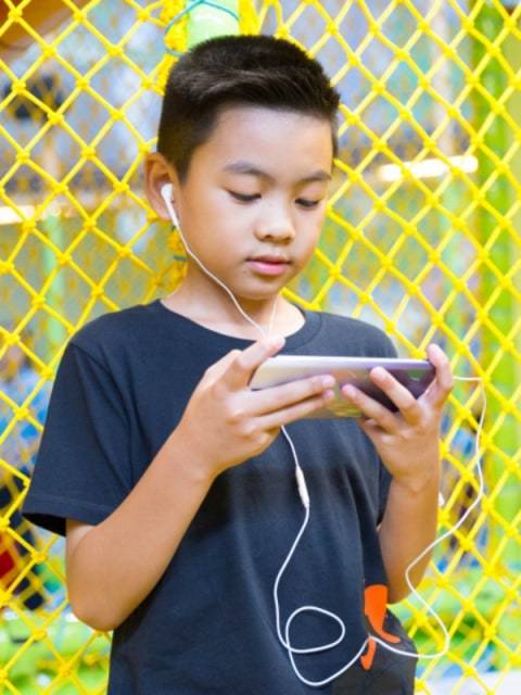 Tips Cegah Anak Tantrum saat Waktunya Main Gadget Berakhir Tips Cegah Anak Tantrum saat Waktunya Main Gadget Berakhir