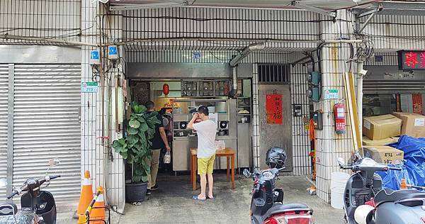 老麵店｜隱藏在巷弄裡的７０年老字號麵店