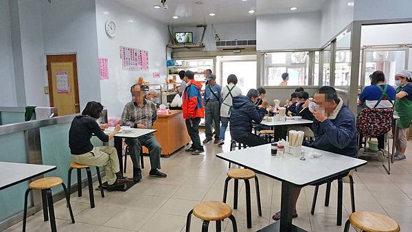 【台北美食】張記韭菜水煎包-比拳頭還要大顆的網路高評價水煎包