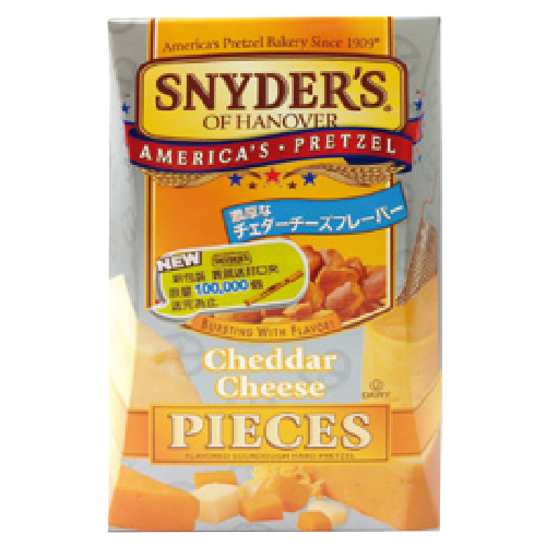 由美國最受歡迎的國民鹹味脆餅(蝴蝶餅)聞名的Snyder’s Hanover品牌精心研發，以精緻小麥製成椒鹽脆餅，敲碎後再沾上獨特醬料，烘焙而成。※ 製造日期與有效期限，商品成分與適用注意事項皆標示於
