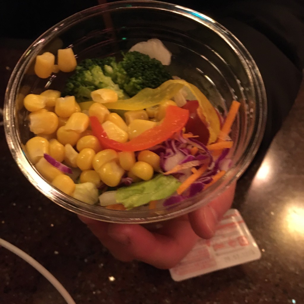 ユーザーが投稿したカップサラダの写真 - 実際訪問したユーザーが直接撮影して投稿した舞浜ピザセバスチャンのカリプソキッチンの写真