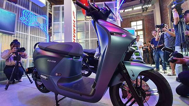 Yamaha Gogoro 合作首款電動機車ec 05 亮相 售價99 800 元可領補助 硬是要學 汽機車 Line Today