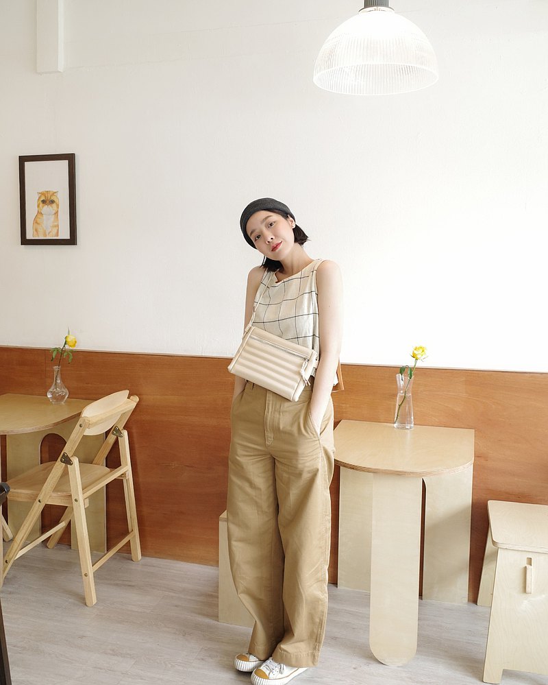 天鵝絨襯裡象牙色Penne sacoche斜挎包WHITEOAKFACTORY