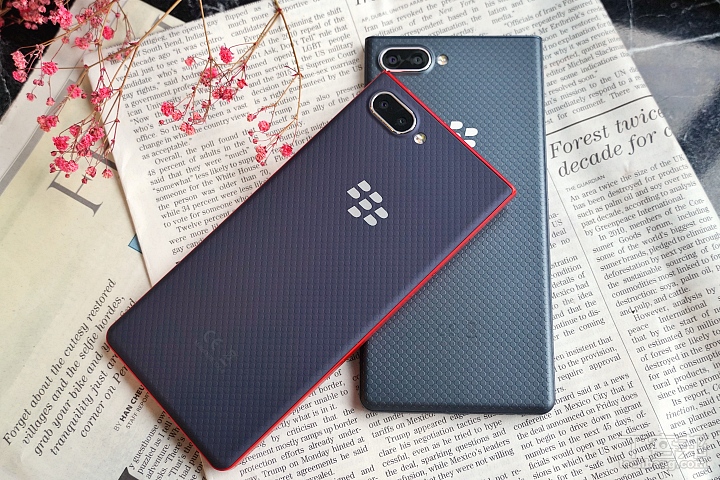 黑莓機 Blackberry KEY2 LE 開箱動手玩，適合英文輸入需求高的人