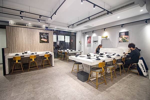 【桃園美食】嗑肉石鍋-什麼!?和牛龍蝦火鍋只要599元就能吃到！CP值爆高的火鍋店