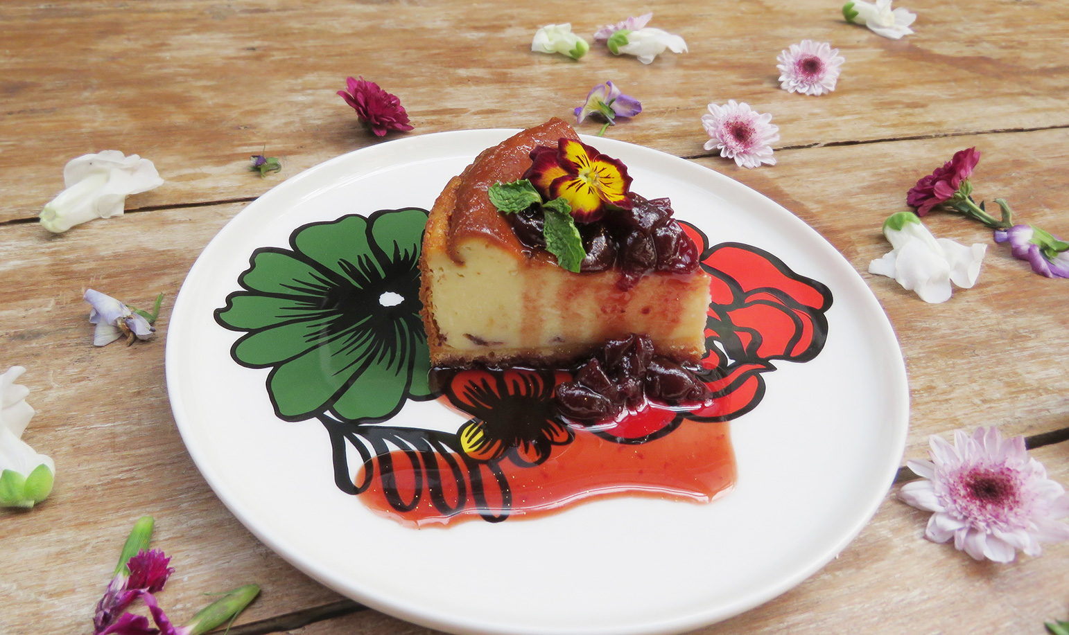 酒漬櫻桃重乳酪蛋糕_NT$160