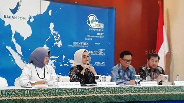 Jajaran Badan Pengawas Obat dan Makanan (BPOM) ketika menggelar jumpa pers di Jakarta, Senin (9/7/2018). [Suara.com/Risna Halidi]