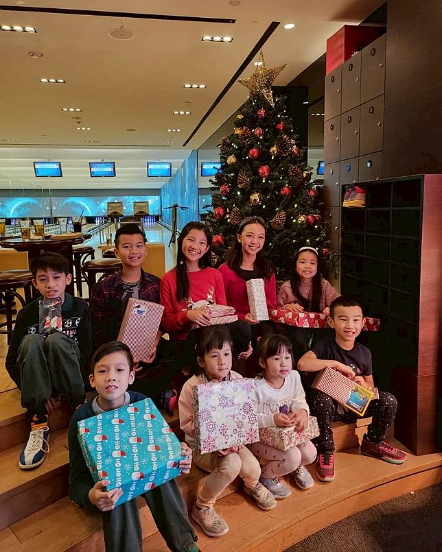 9位星二代一齊交換禮物，好開心。