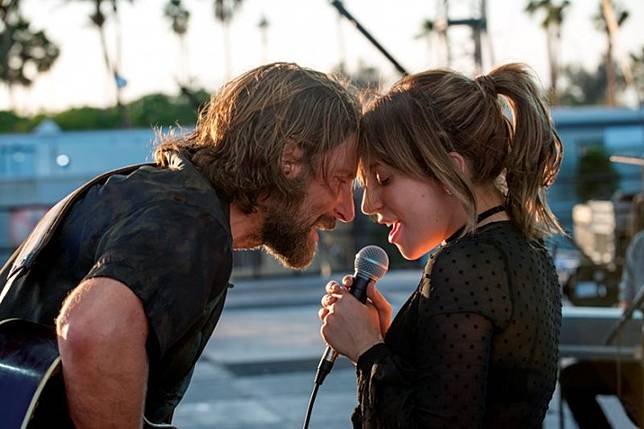 Apalagi bagi yang ingin tau penampakan sayah A Star Is Born (2018)