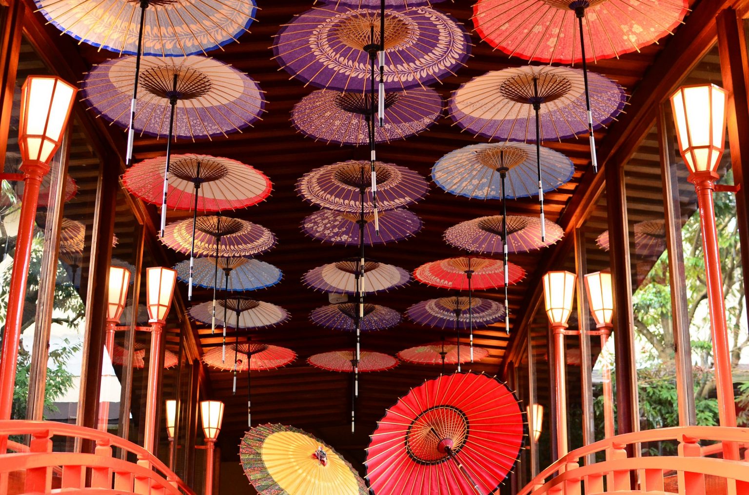 多彩高雅的日式紙傘