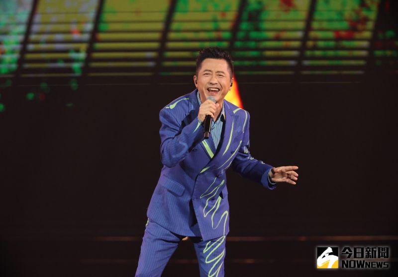庾澄慶在「2023 hito流行音樂獎頒獎典禮」上，帶來許多經典歌曲。（圖／記者陳明中攝）