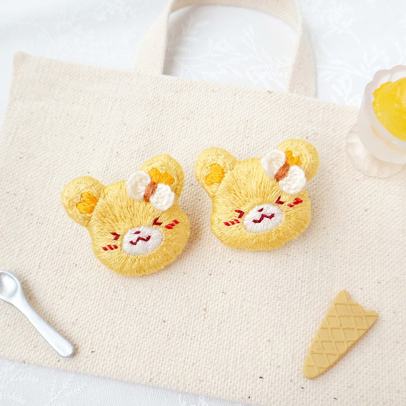 7月專屬的芒果冰淇淋熊熊來囉~純手工刺繡，各個獨一無二！ 限量商品售完不補唷>_0