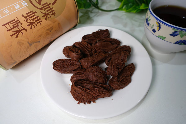 千層蛋捲推薦-38熊蝶蝶酥,團購美食台北伴手禮,包裝可客製化的手工蛋捲,適合當婚禮小物、彌月禮、公司團體贈品的好吃宅配美食