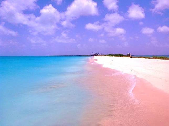  pantai barbuda  Image: http://www.gnorizo.gr/